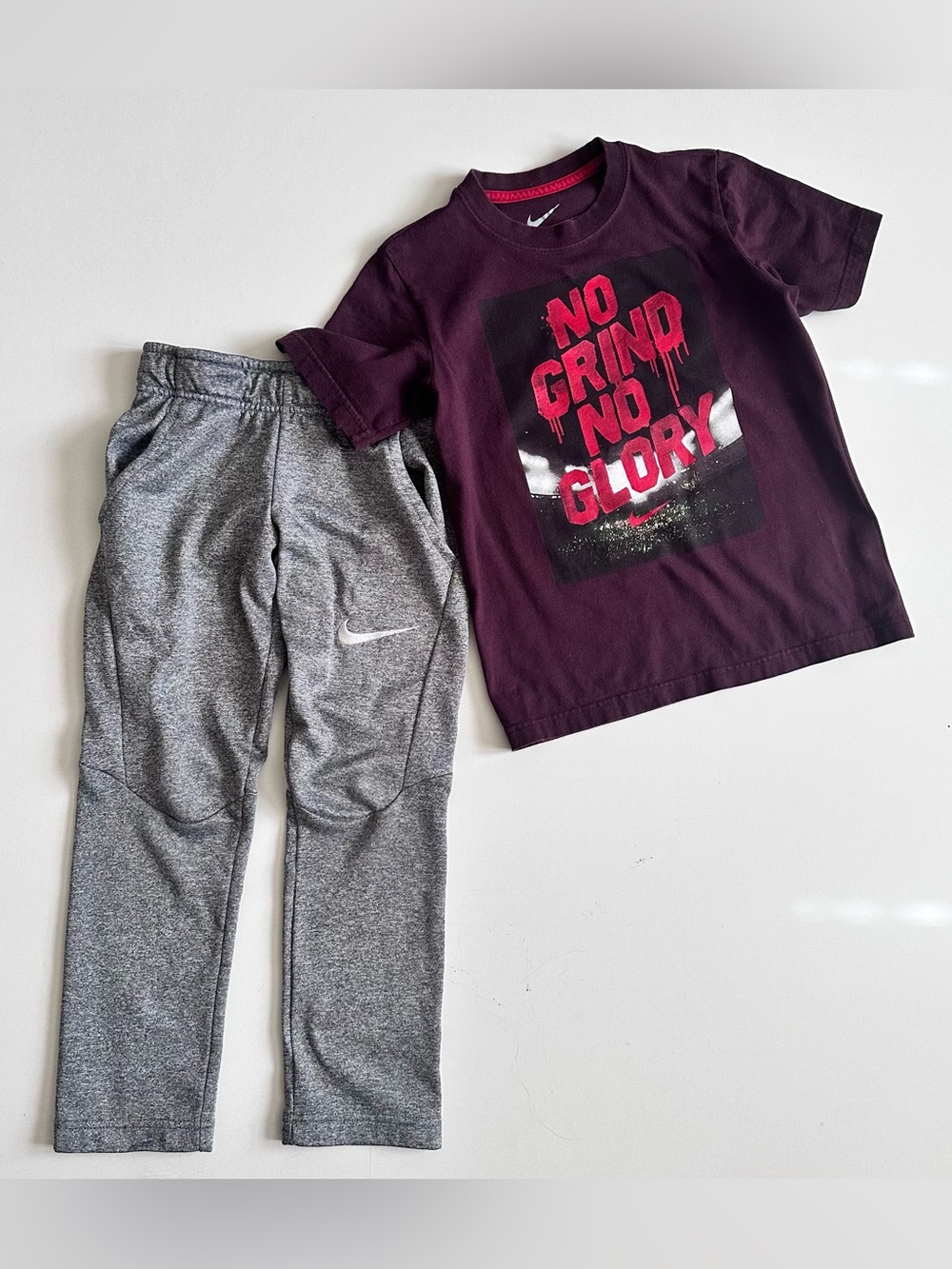 Nike Outfit T-shirt & Joggers Size XS - Picture 1 of 4